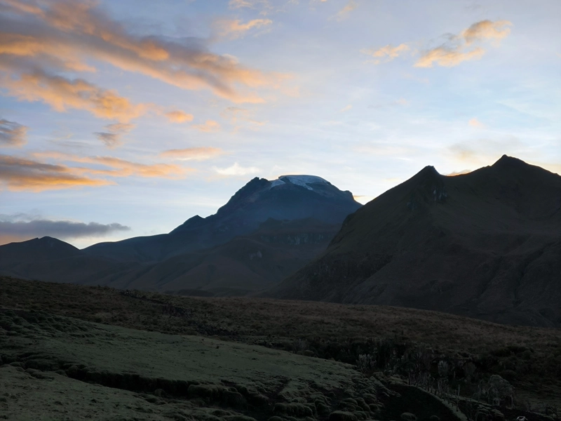 The view of Nevado del Tolima (5,276 meters) from Finca La Playa de Aquilino at 4,000 meters elevation.